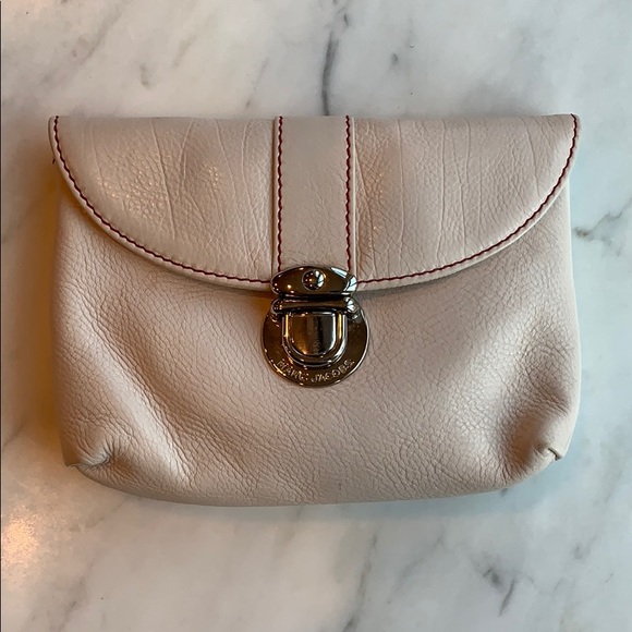 Marc Jacobs Handbags - 💕SALE💕 Marc Jacobs light pink leather pouch